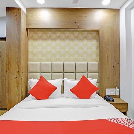 Hotel O R S Palace Ahmedabad Eksteriør bilde