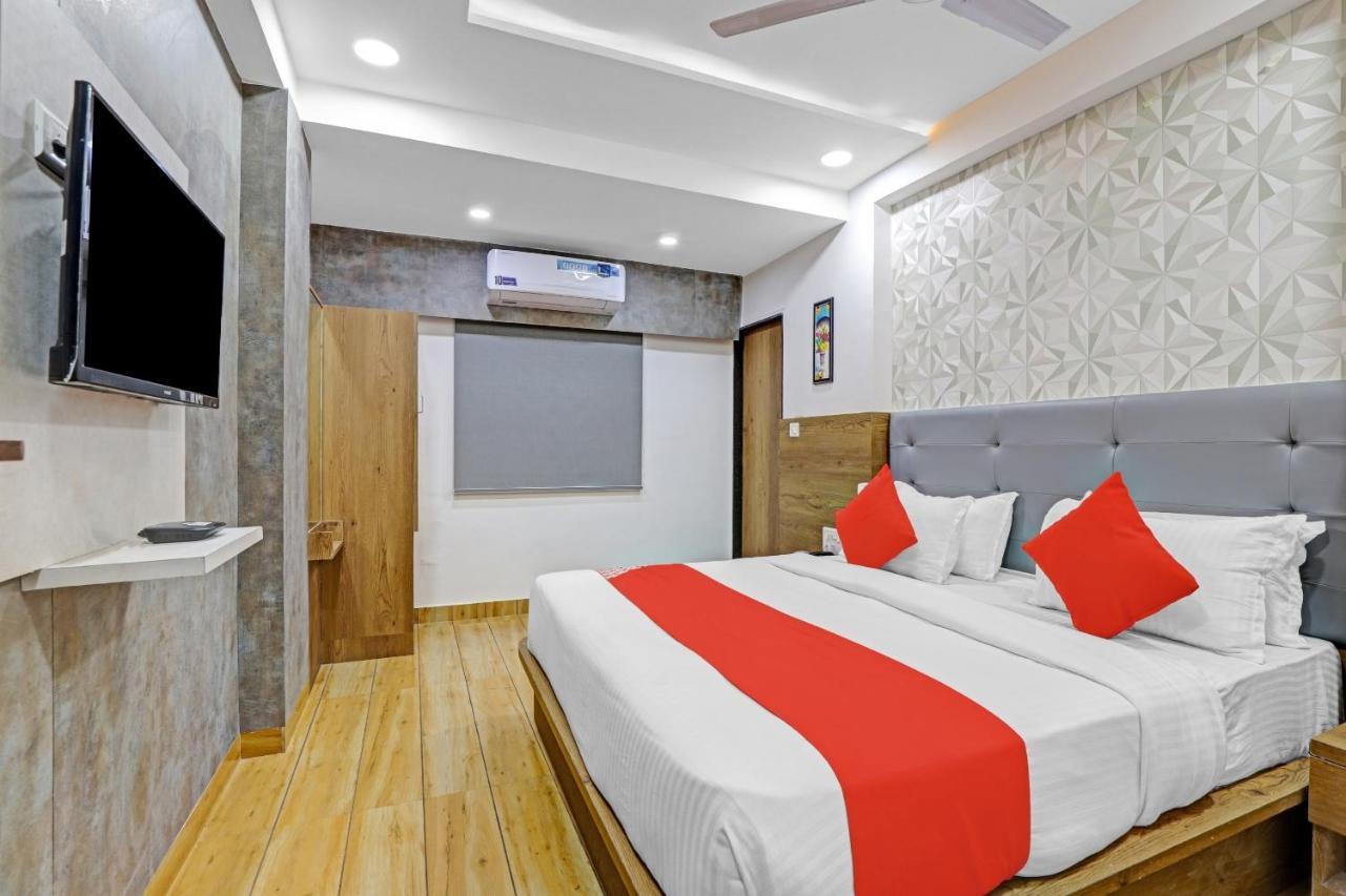 Hotel O R S Palace Ahmedabad Eksteriør bilde